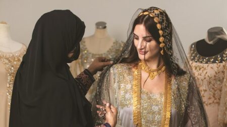 وديـمة الـعـامري: الـثــوب الإمـاراتــي وثيقـة ثقـافيـة غنيـة