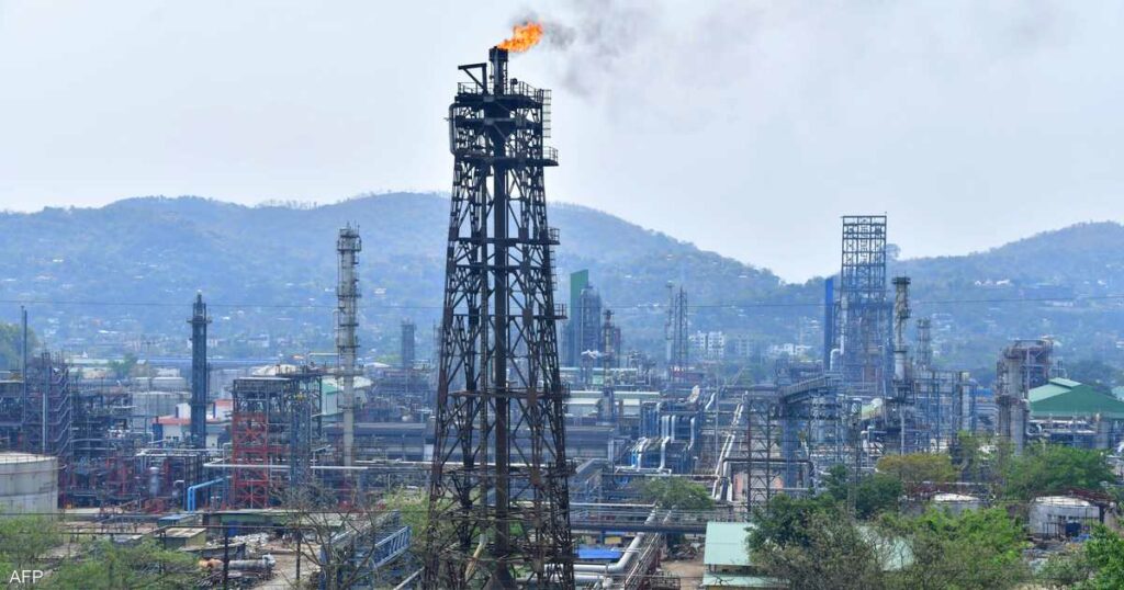 "ضربة موجعة".. أكبر مصفاة هندية تهجر الخام الأميركي