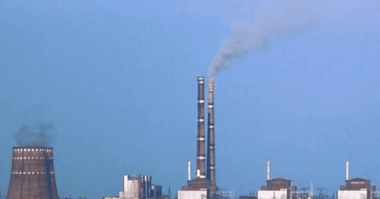 انفجارات قرب محطة زابوريجيا النووية في أوكرانيا