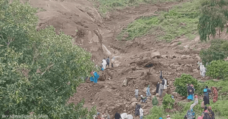 قرية سودانية تحت الأرض.. وانتشال الجثامين يواجه صعوبات