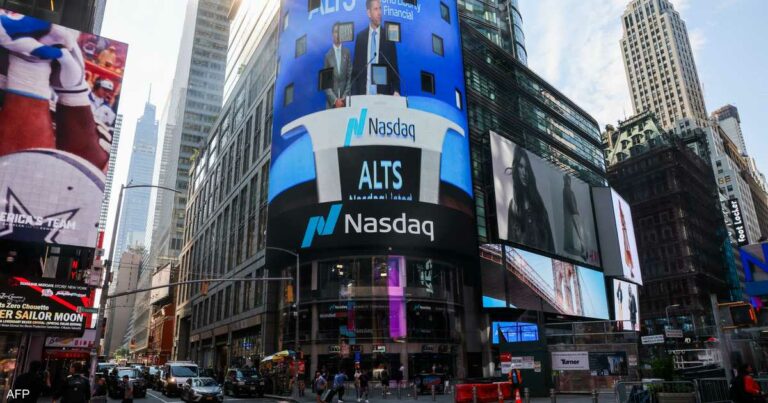 عملة ترامب تحت الضغط.. والعملات المشفرة تفقد الزخم