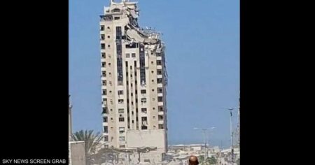 كاتس يعلن "فتح باب الجحيم" في غزة وتدمير برج شاهق