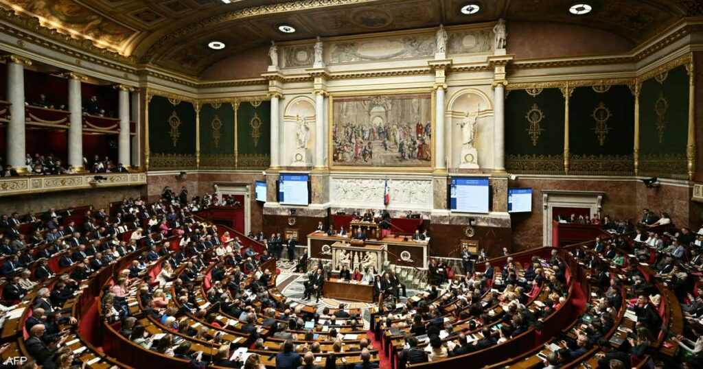 ديون بلا سقف وثقة تتآكل.. أين يتجه اقتصاد فرنسا؟