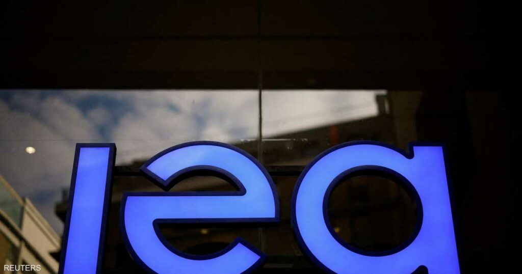 وكالة الطاقة تخفض توقعاتها لنمو الطاقة المتجددة بحلول 2030