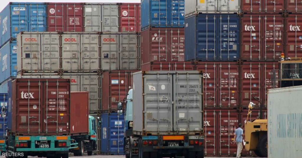 الصادرات اليابانية تهبط للشهر الرابع على التوالي