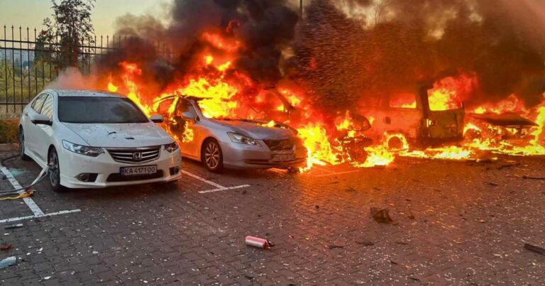 زيلينسكي يتحدث عن هجوم روسي مكثف.. ويوجه طلبا لحلفاء كييف