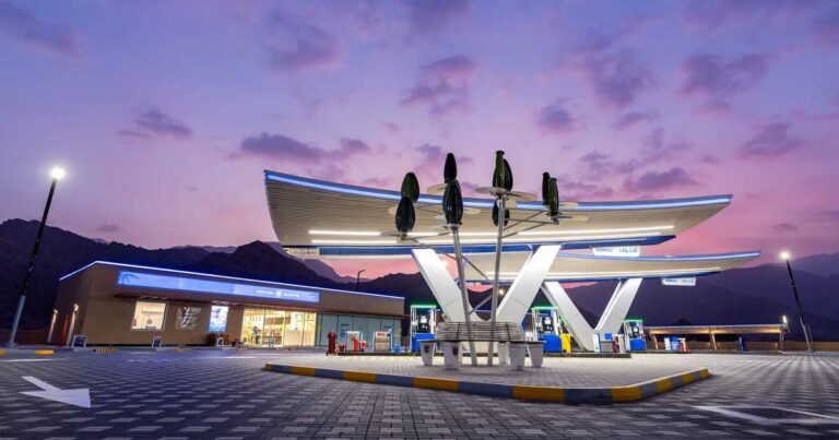 أدنوك للتوزيع توزع 350 مليون دولار أرباحا عن النصف الأول