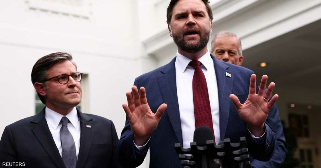 فانس يحذر: الولايات المتحدة على شفا شلل حكومي