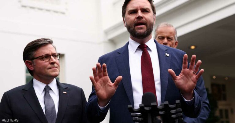 فانس يحذر: الولايات المتحدة على شفا شلل حكومي