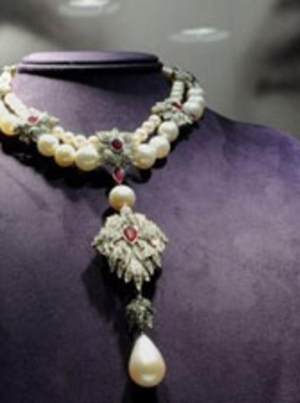 من جواهر كيم كارداشيان إلى «ألماسة أورلوف الملعونة».. تاريخ غير تقليدي للمجوهرات