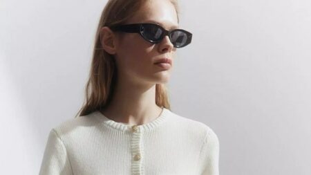 «فستان التريكو».. إطلالات النجمات تلهمكِ من الصيف إلى الخريف