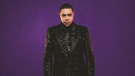 نبيل يونس: فساتيني تحاكي المرأة الراقية نبيل يونس: فساتيني تحاكي المرأة الراقية