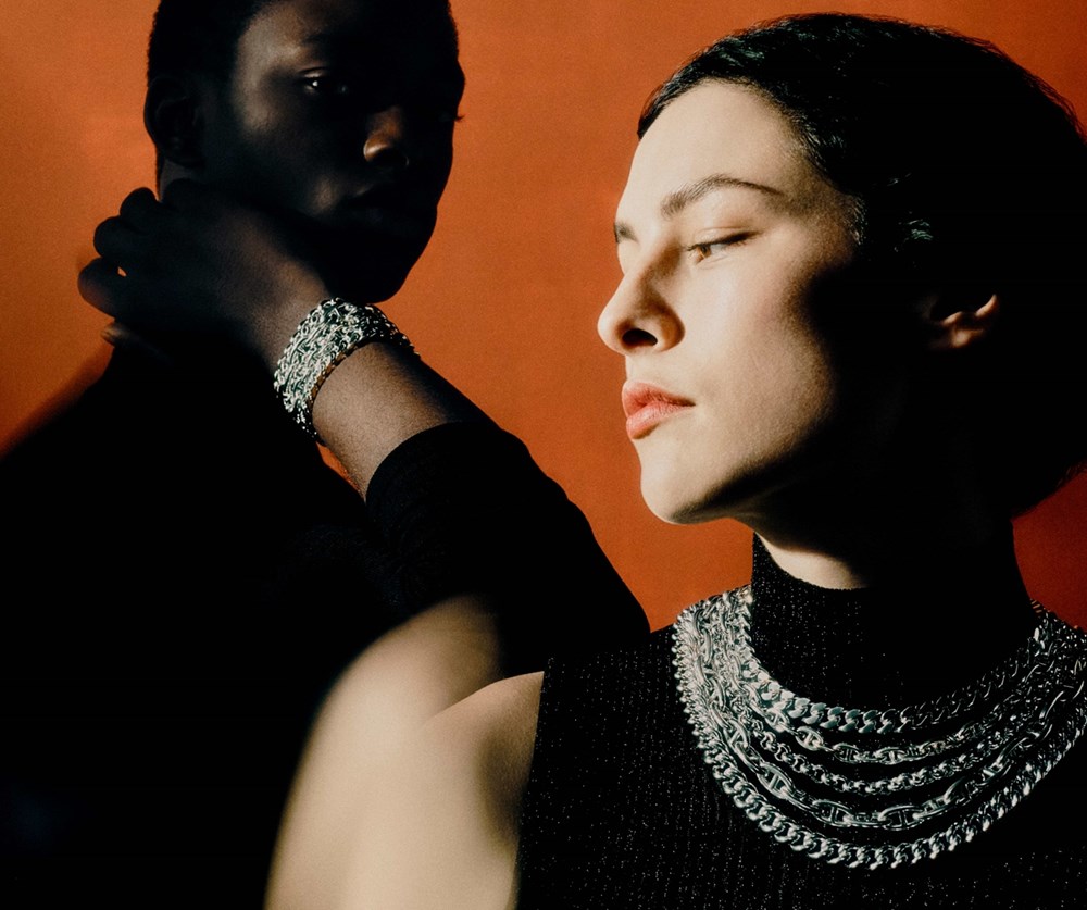 من المرسى إلى المجوهرات.. «Hermès» تعيد ابتكار أيقونتها الخالدة «Chaîne d'ancre»