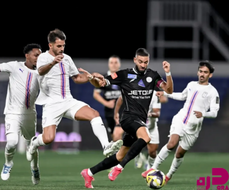 الشباب يقصي أبها بـ 9 لاعبين ويتأهل إلى دور الـ16 من كأس الملك