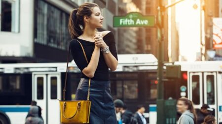 أناقة شوارع نيويورك.. إطلالات ستُحدث ثورة في خزانتك هذا الموسم أناقة شوارع نيويورك.. إطلالات ستُحدث ثورة في خزانتك هذا الموسم