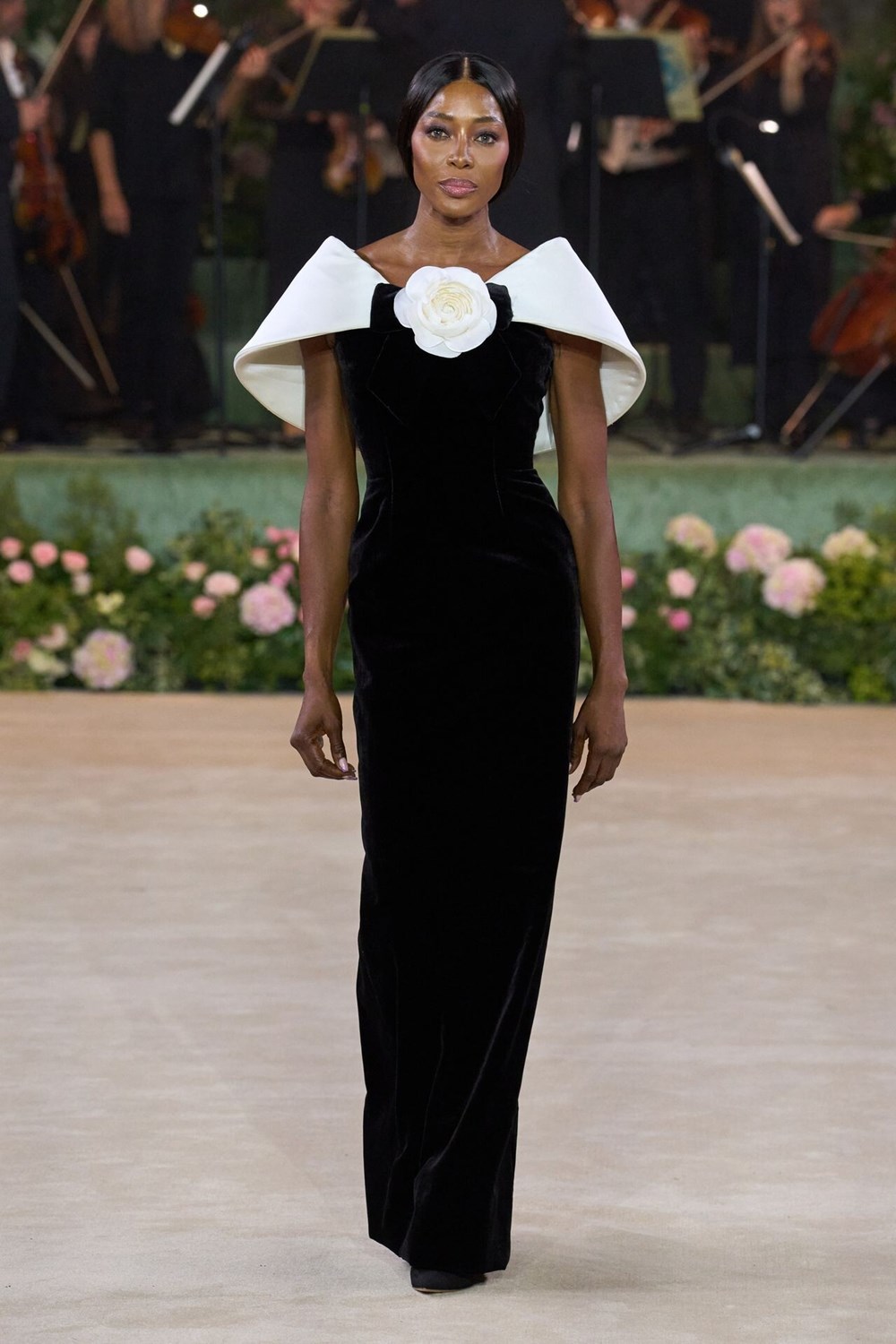 أبرز إطلالات أسبوع لندن للموضة لربيع وصيف 2026