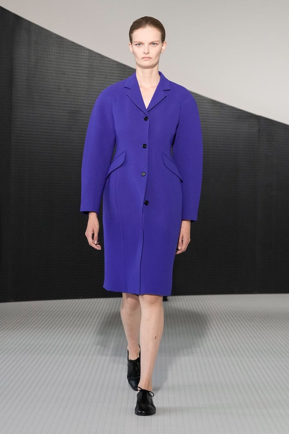 من ميلانو.. رؤية جديدة بروح «JIL SANDER» مع سيمون بيلوتي