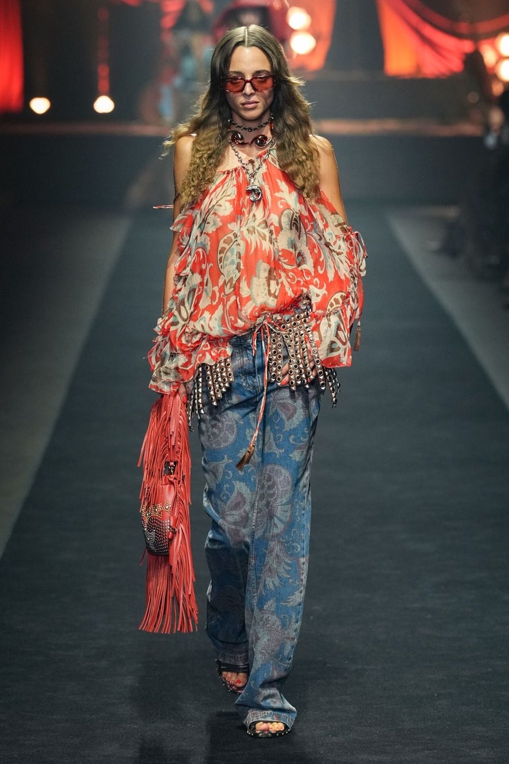 «Etro» لربيع وصيف 2026.. اندماج بين الثراء التاريخي والحداثة