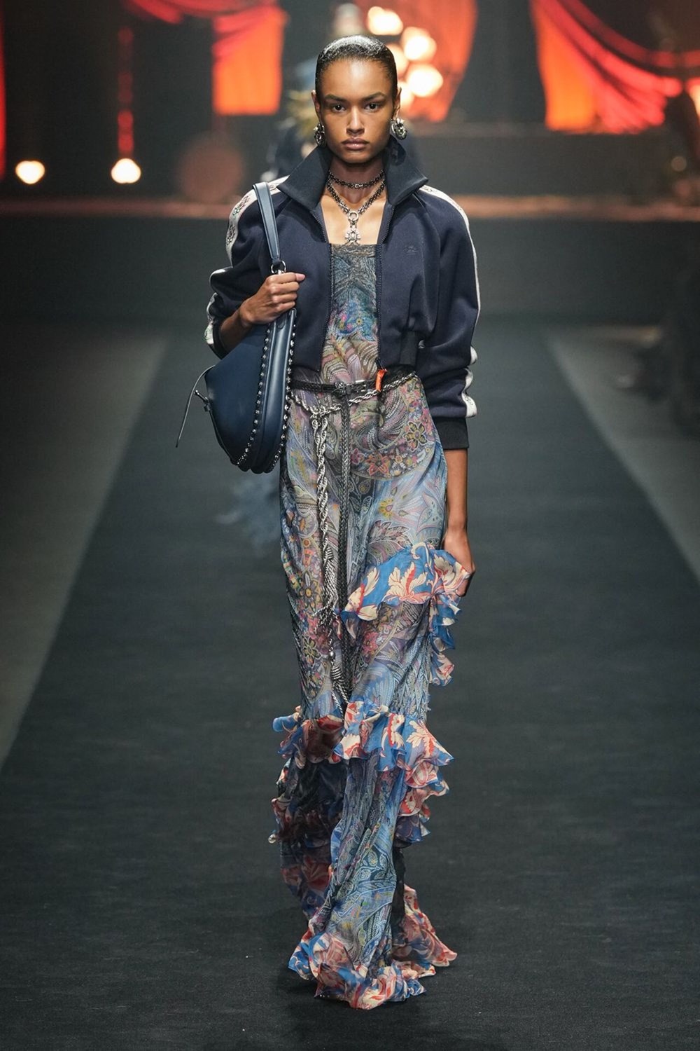 «Etro» لربيع وصيف 2026.. اندماج بين الثراء التاريخي والحداثة