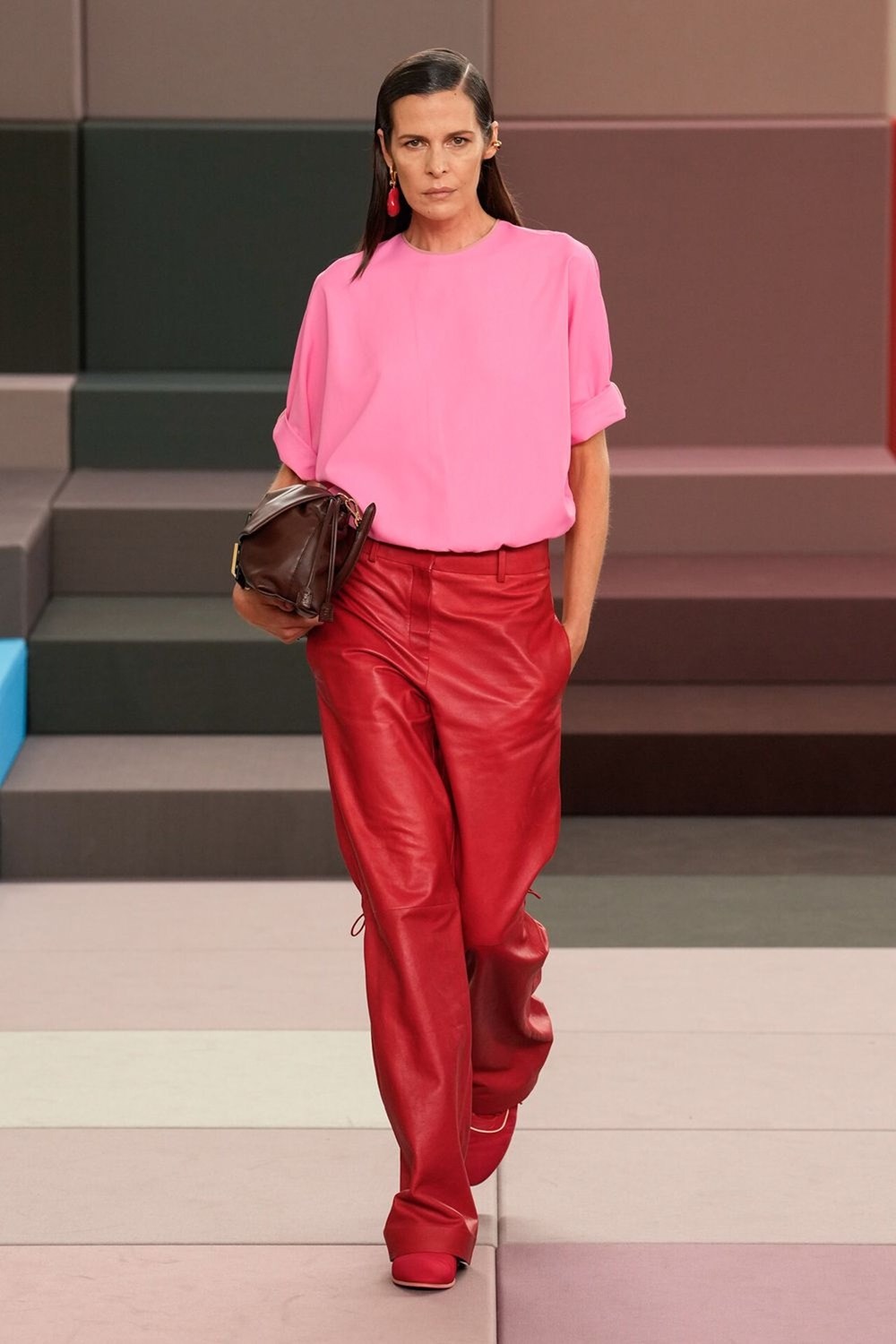 «FENDI» لربيع وصيف 2026.. الجمع بين الحرفية وروح الدعابة السريالية