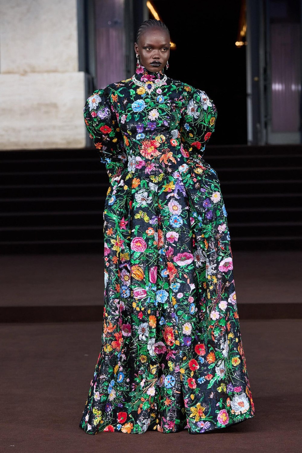 في أسبوع ميلانو للموضة.. «غوتشي» تكسر قواعد عروض الأزياء تحت قيادة ديمنا غفاساليا