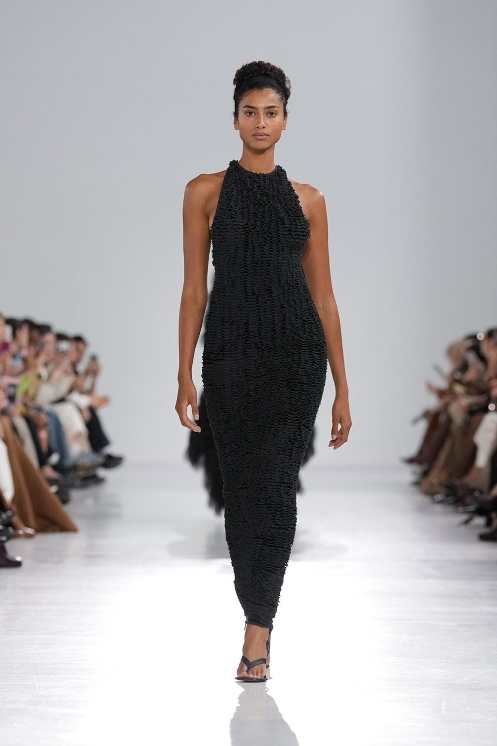 «MAX MARA» لربيع وصيف 2026.. دراسة في البساطة المفرطة