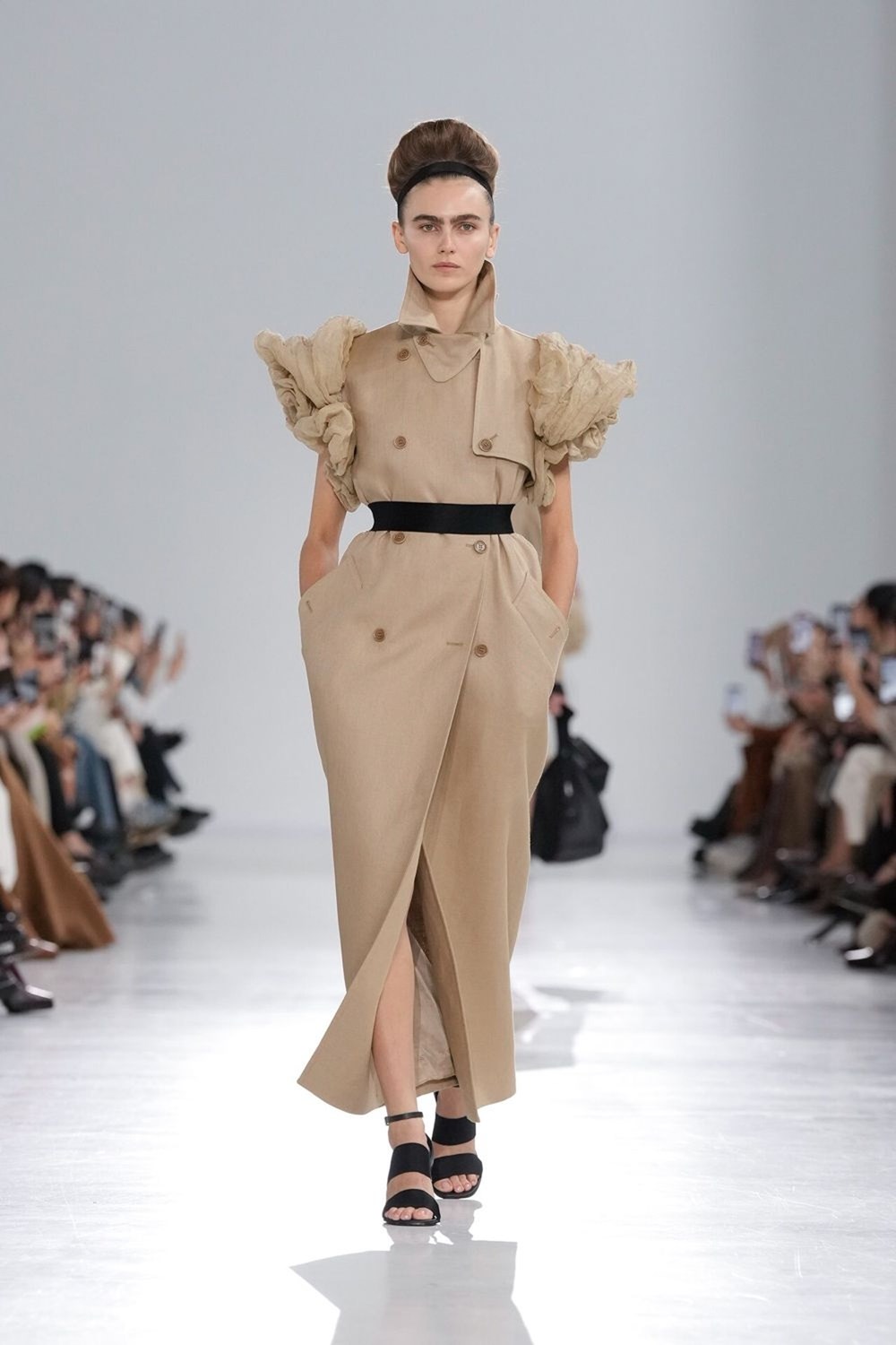 «MAX MARA» لربيع وصيف 2026.. دراسة في البساطة المفرطة