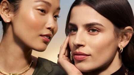 «بولغري» تحتفل بمجموعاتها الأيقونية.. قطع فنية تتجدد وبراعة لا تعرف الزمن «بولغري» تحتفل بمجموعاتها الأيقونية.. قطع فنية تتجدد وبراعة لا تعرف الزمن