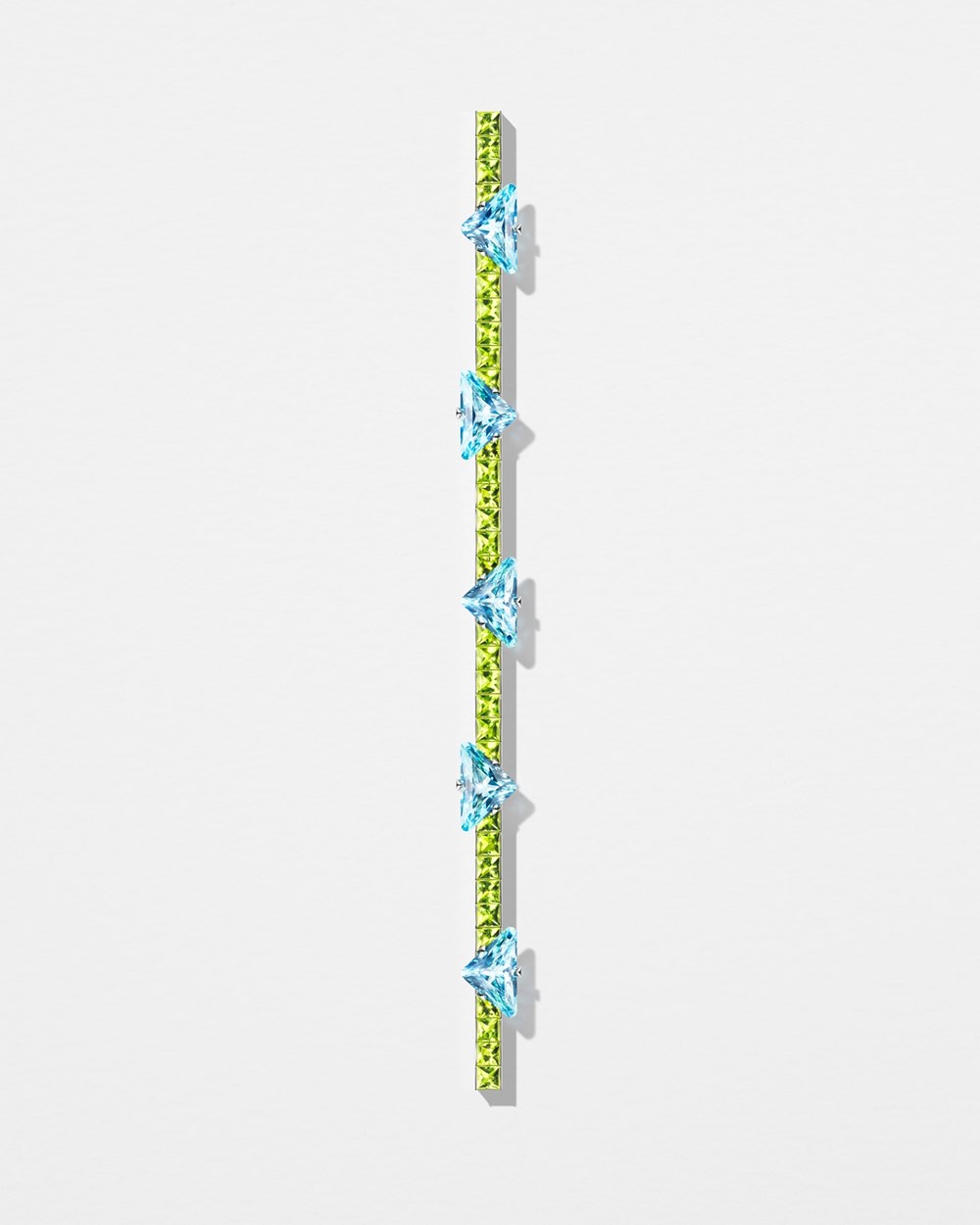 «Couleur Vivante» من «برادا».. مجوهرات راقية بلغة الألوان