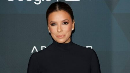 كيف تسافرين بأسلوب إيفا لونغوريا؟.. 7 مستلزمات ونصائح لا تفوت