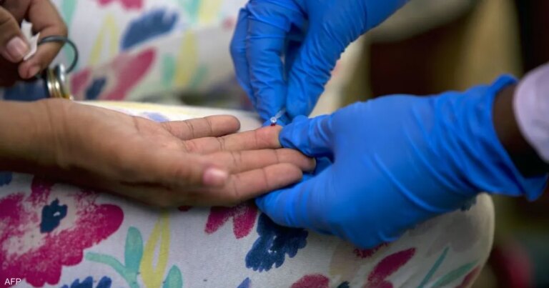 "نتائج واعدة".. اختبار دم جديد يكشف السرطان قبل ظهور الأعراض