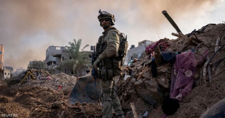 منع جندي إسرائيلي من دخول بلد أوروبي بسبب "جرائم خطيرة"