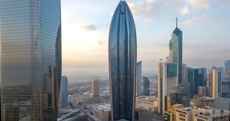 أرباح بنك الكويت الوطني الفصلية تتراجع 7.6%