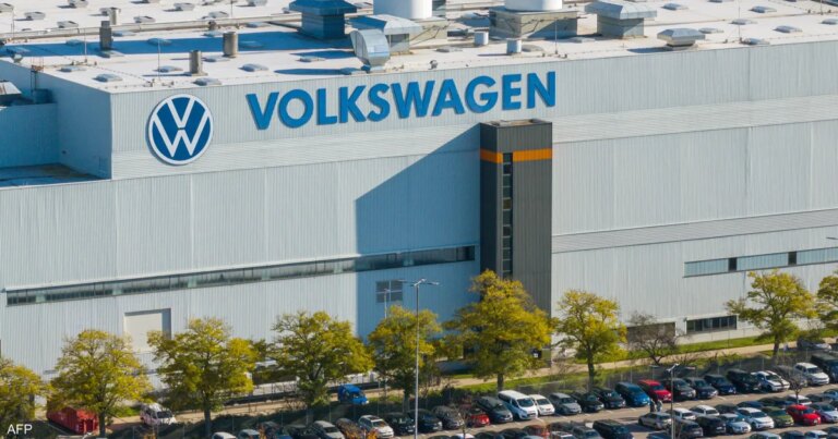 فولكسفاغن تتكبد خسائر بمليار يورو في الربع الثالث
