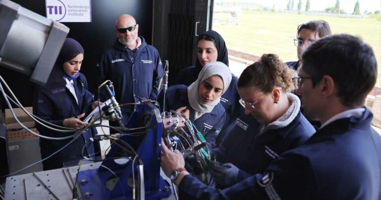 أبوظبي تشغل بنجاح أول محرك صاروخي يعمل بالوقود السائل