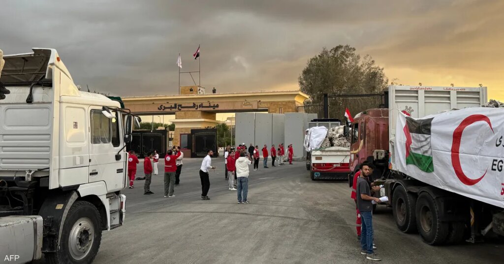 الهلال الأحمر المصري: 400 شاحنة مساعدات في طريقها إلى غزة