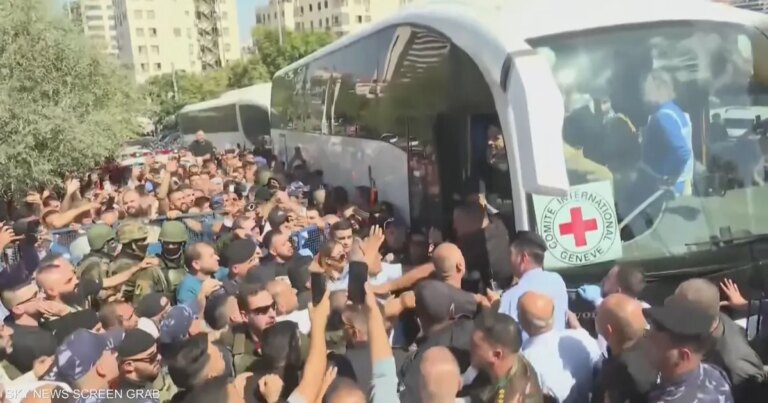 إفراج عن الأسرى ضمن صفقة غزة.. رمزية كبيرة في قلب اتفاق شامل