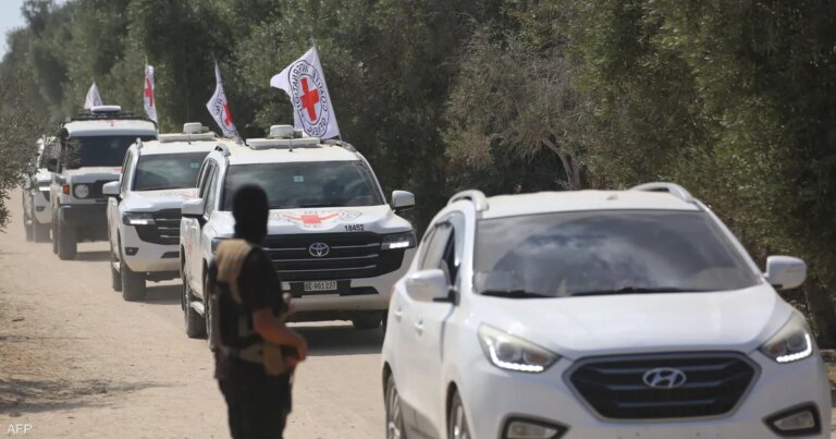 تسليم مرتقب لرفات رهائن إسرائيليين.. ومسؤول يكشف الموعد