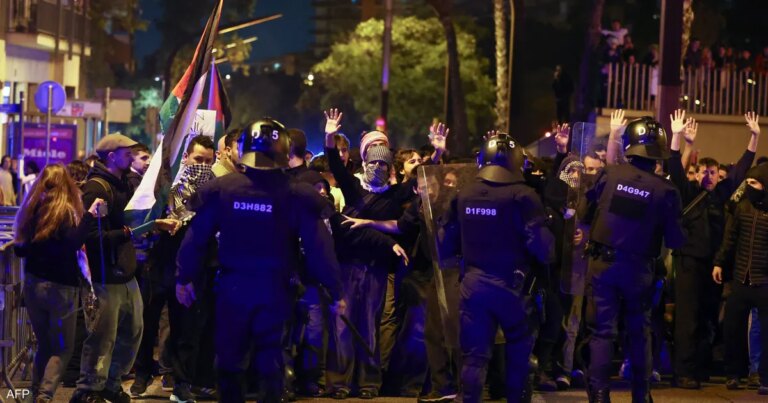 إسبانيا.. احتجاجات عارمة ضد استضافة فريقي سلة إسرائيليين