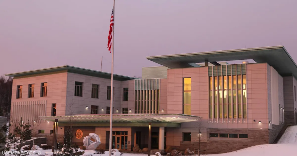 الحارس "الجاسوس".. من أبواب سفارة أميركية إلى روسيا وإيران