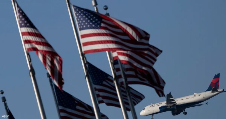 كيف يؤثر الإغلاق في أميركا على قطاع الطيران