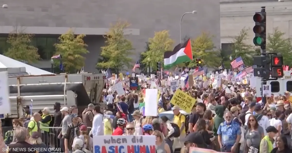 إلى بلد "مجهول".. واشنطن تعتمد وجهة جديدة لترحيل المهاجرين