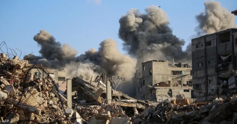 إسرائيل تشن غارات جديدة.. وواشنطن تسعى لـ"إنقاذ" اتفاق غزة