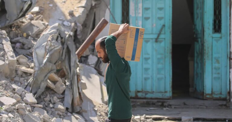 تزامنا مع الغارات.. نتنياهو يقرر إغلاق جميع المعابر إلى غزة