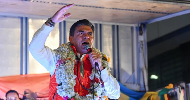 إسرائيل تهنئ رئيسا جديدا لدولة قطعت العلاقات معها