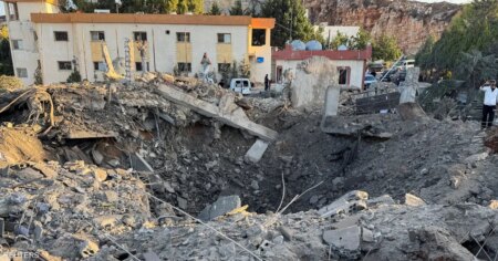 بعد تحذيرات براك.. غارات إسرائيلية على مناطق عدة جنوبي لبنان