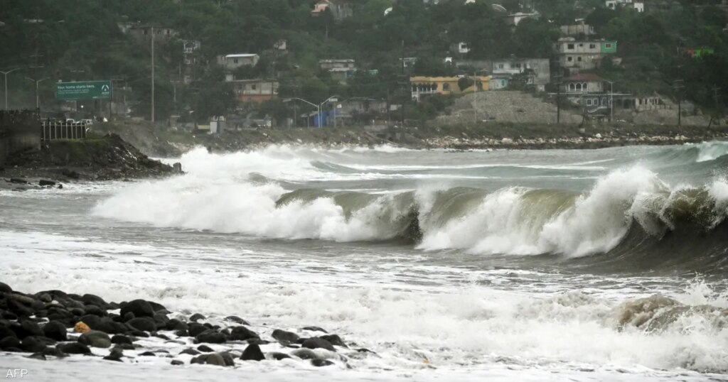 "ميليسا" يتحول لإعصار من الفئة الرابعة..ويهدد منطقة الكاريبي