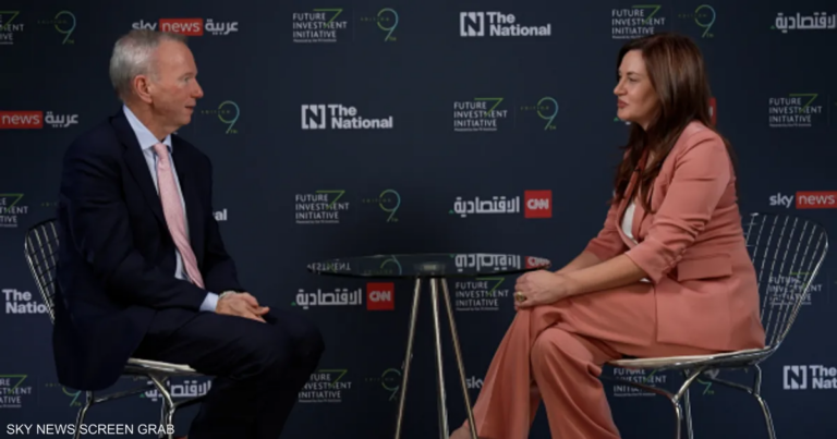 إريك شميت: الذكاء الاصطناعي لن يلغي الوظائف