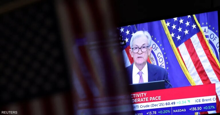 ما الرسالة وراء تحذير باول: هل التضخم والوظائف يقلقانه؟