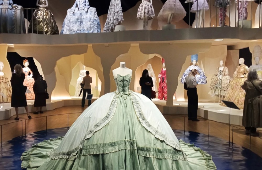 ماري أنطوانيت تُلهم لندن بمعرضها الأول في «فيكتوريا وألبرت»